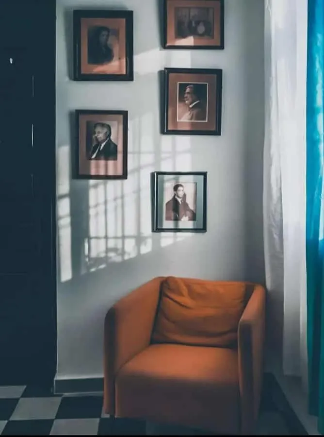 Hostal Mi Rincon contacts